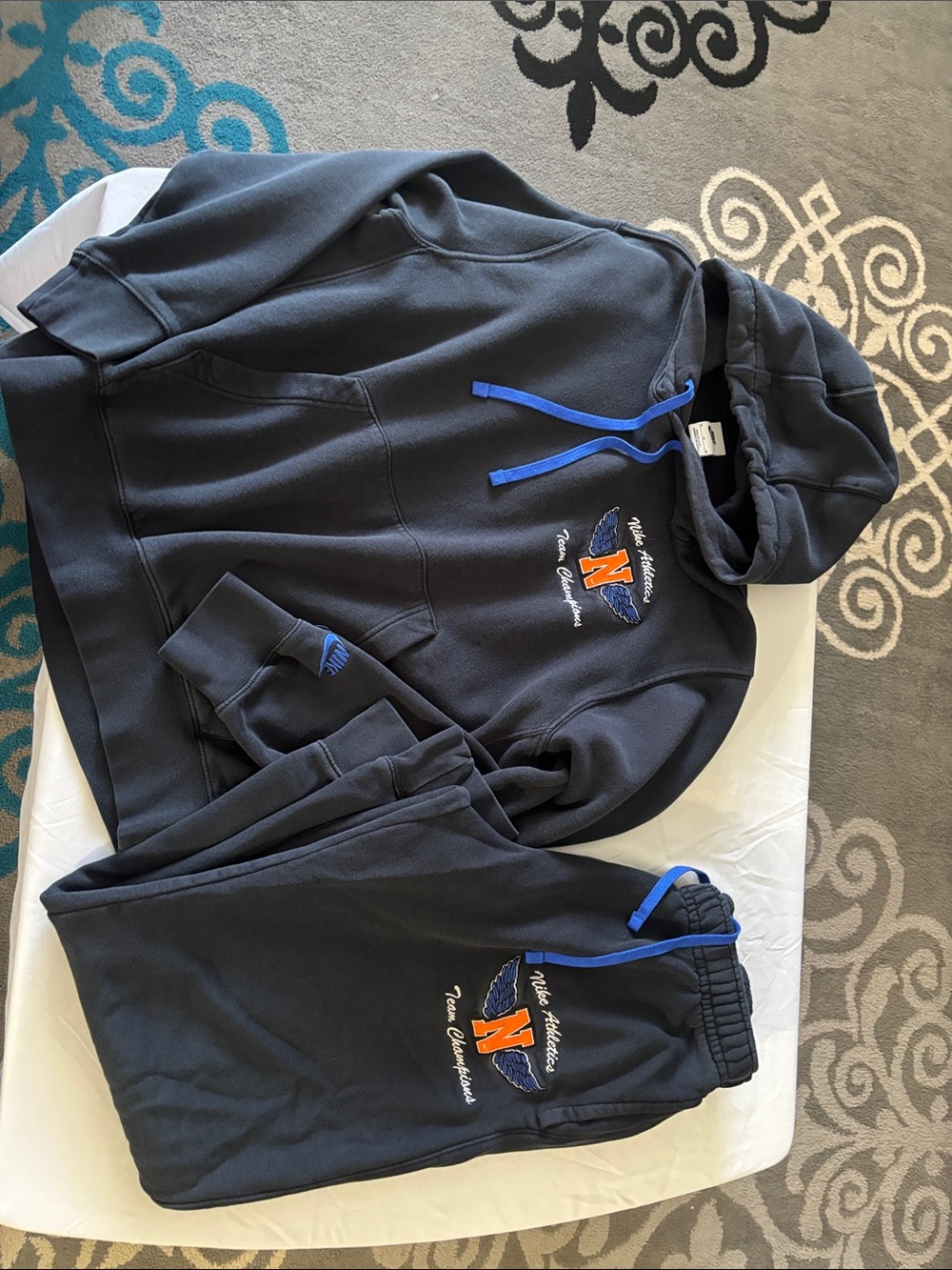 Nike Hoodie & Joggers Set